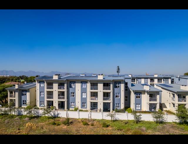 2 BEDROOM APARTMENT FOR SALE IN LANGEBERG RIDGE